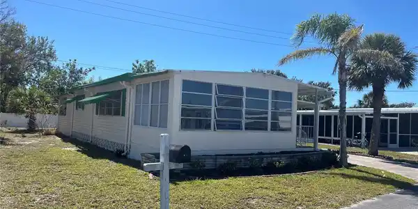 733 ROMA ROAD