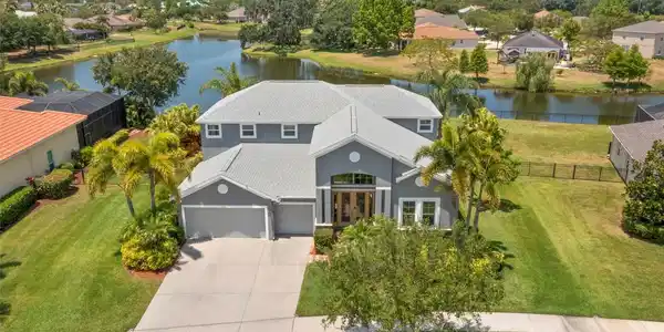 212 ROYAL BONNET DRIVE