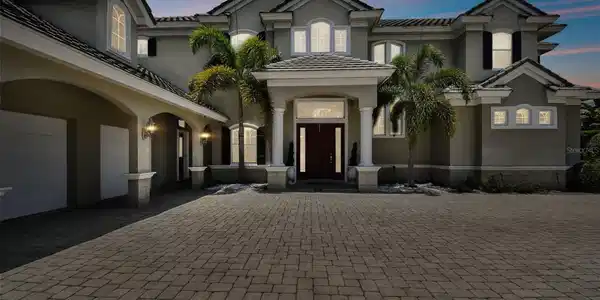 301 SIGNATURE TERRACE