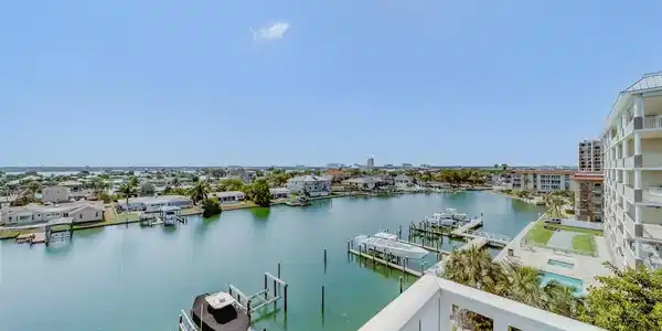 223 ISLAND WAY