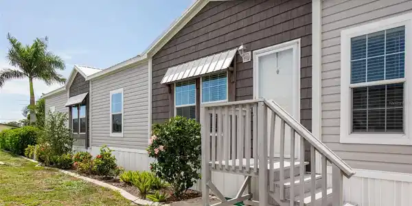 1498 SANDERLING DRIVE