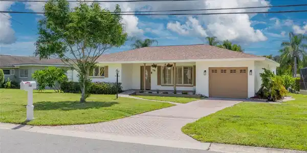 708 MOSS AVENUE