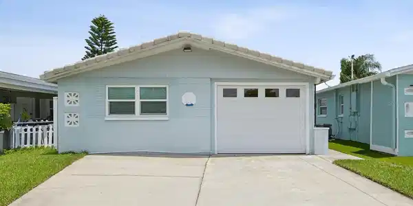 4821 FLORAMAR TERRACE