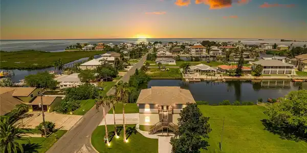4261 PARADISE CIRCLE