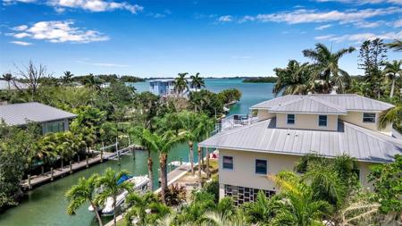 589 BAYVIEW DRIVE