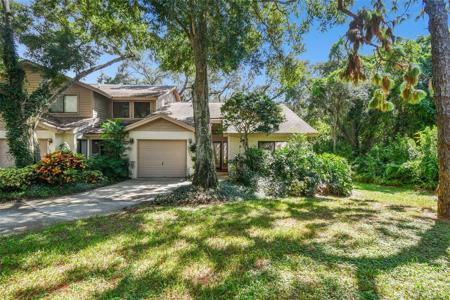 1900 WHISPERING WAY