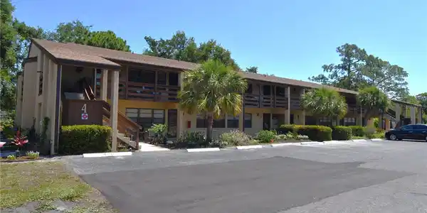 4 QUAILS RUN BOULEVARD
