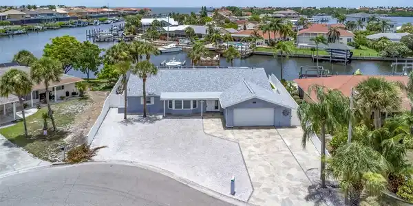 6306 COTTONWOOD LANE