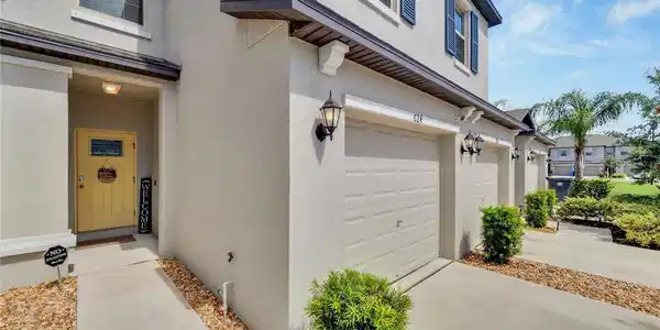 624 ROYAL EMPRESS DRIVE