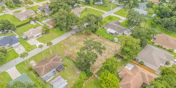 2324 ORANGE TREE DRIVE