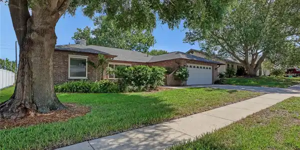 1280 MUIRFIELD COURT