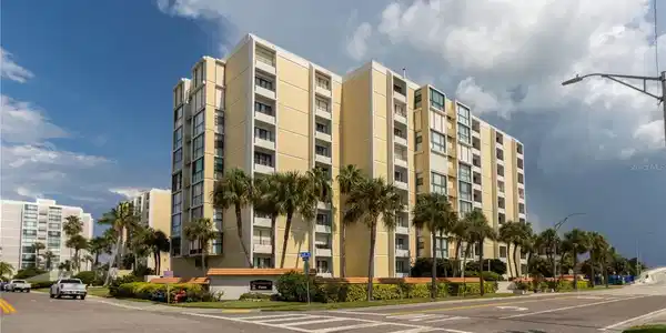 800 S GULFVIEW BOULEVARD