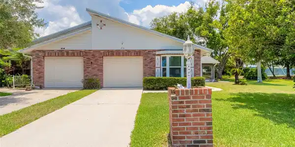 416 VILLAGE COURT