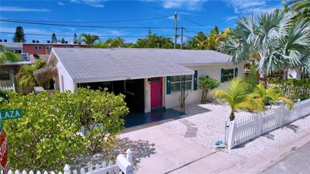 135 BAY PLAZA