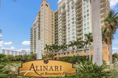 800 N TAMIAMI TRAIL