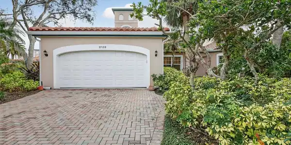 1723 STARLING DRIVE