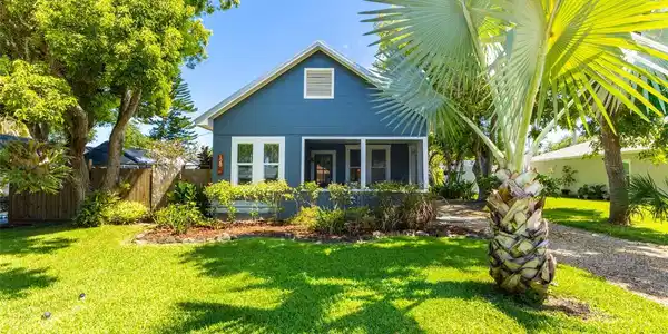 128 WOODLEY AVENUE