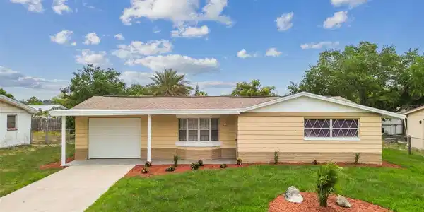 3349 COLUMBUS DR