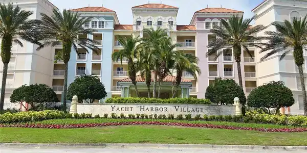 102 YACHT HARBOR DRIVE