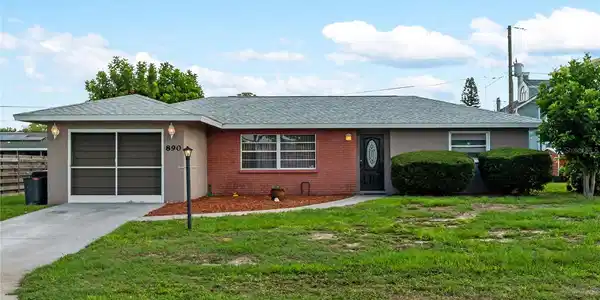890 PONDEROSA ROAD