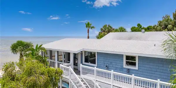 3433 SANDCASTLE LANE