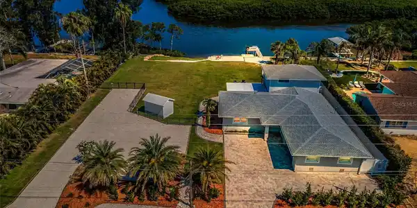 1620 SEA BREEZE DRIVE
