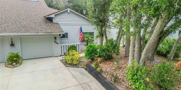 4229 GULL COVE