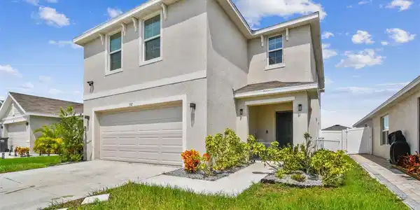 557 OLIVE CONCH STREET