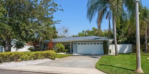 1729 LAURIE LANE