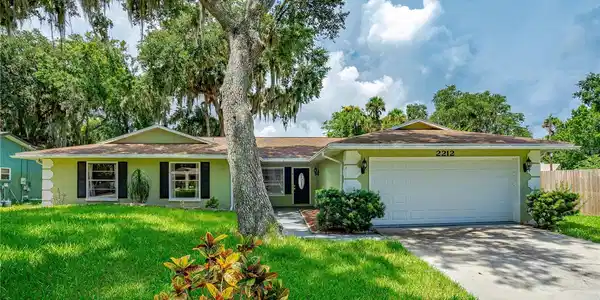 2212 KUMQUAT DRIVE