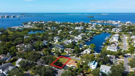 00 PINECREST DRIVE