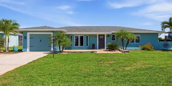11 OAKLAND HILLS COURT