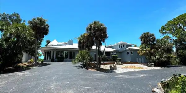 1185 BAYSHORE DRIVE