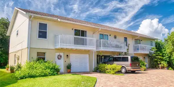 717 LAUREL BAY CIRCLE