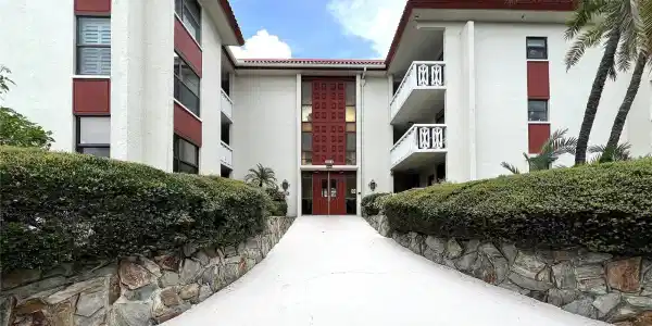 2612 PEARCE DRIVE
