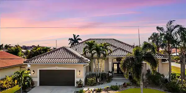 33 HIBISCUS DRIVE