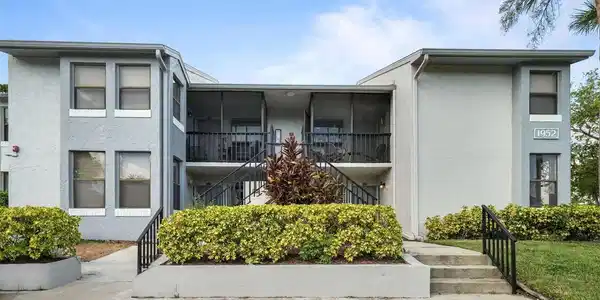 1952 LAUGHING GULL LANE