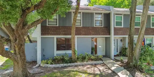 1237 ABBEY CRESCENT LANE
