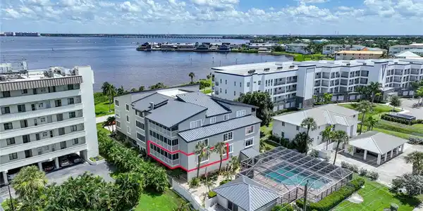 1477 PARK BEACH CIRCLE