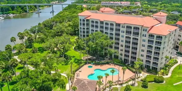 146 PALM COAST RESORT BOULEVARD