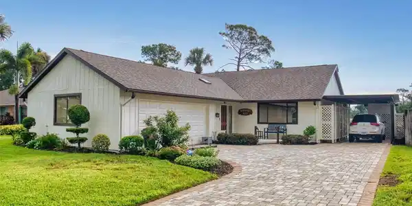 829 FAIRWAY DRIVE