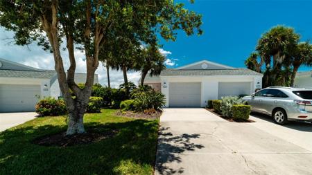 925 WATERSIDE LANE