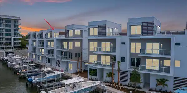 864 N OSCEOLA AVE