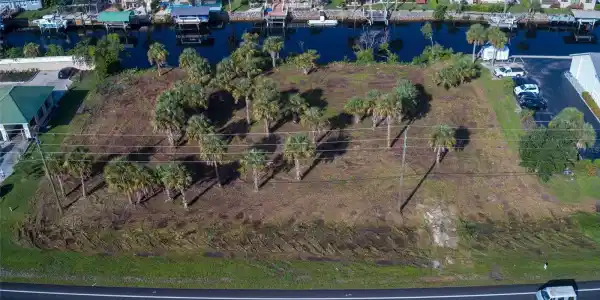 3657 TAMIAMI TRAIL