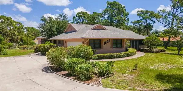 1622 OVERBROOK ROAD