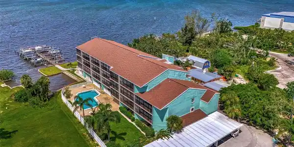 53 W BAY HEIGHTS ROAD