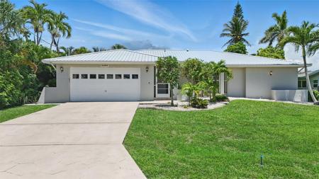 5305 DARBY COURT