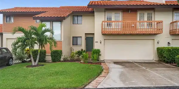 804 SORRENTO PLACE
