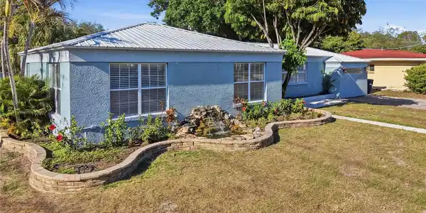 3921 W BAY TO BAY BOULEVARD