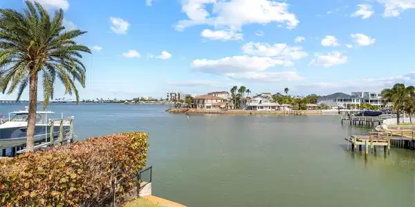2299 LAGOON DRIVE